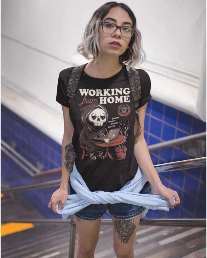 Camiseta Estampada Working From Home 💀 Calidad Premium