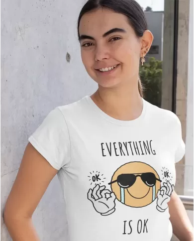 Camiseta Estampada Everything is ok 👽 Calidad Premium
