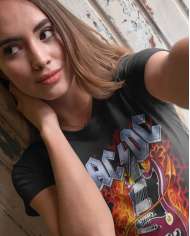 Camiseta Estampada ACDC Guitar On Fire 🤟 Calidad Premium